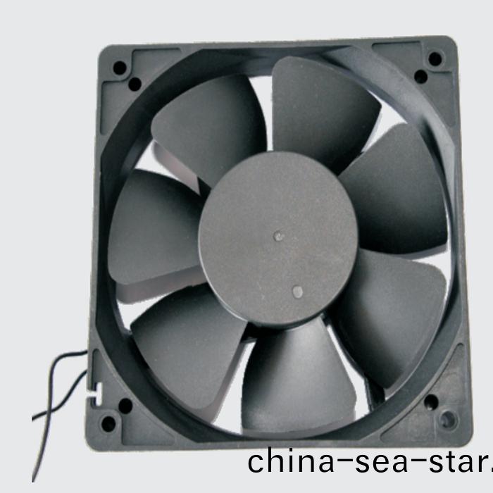 無(wu)刷直流風(feng)扇(shan)電機的(de)優(you)點(dian)